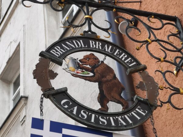 Der Bär der Brandl Brauerei in der Ostengasse